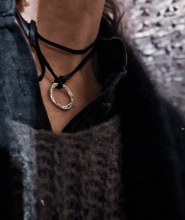 collier anneau eternity bijou collier lien de cuir